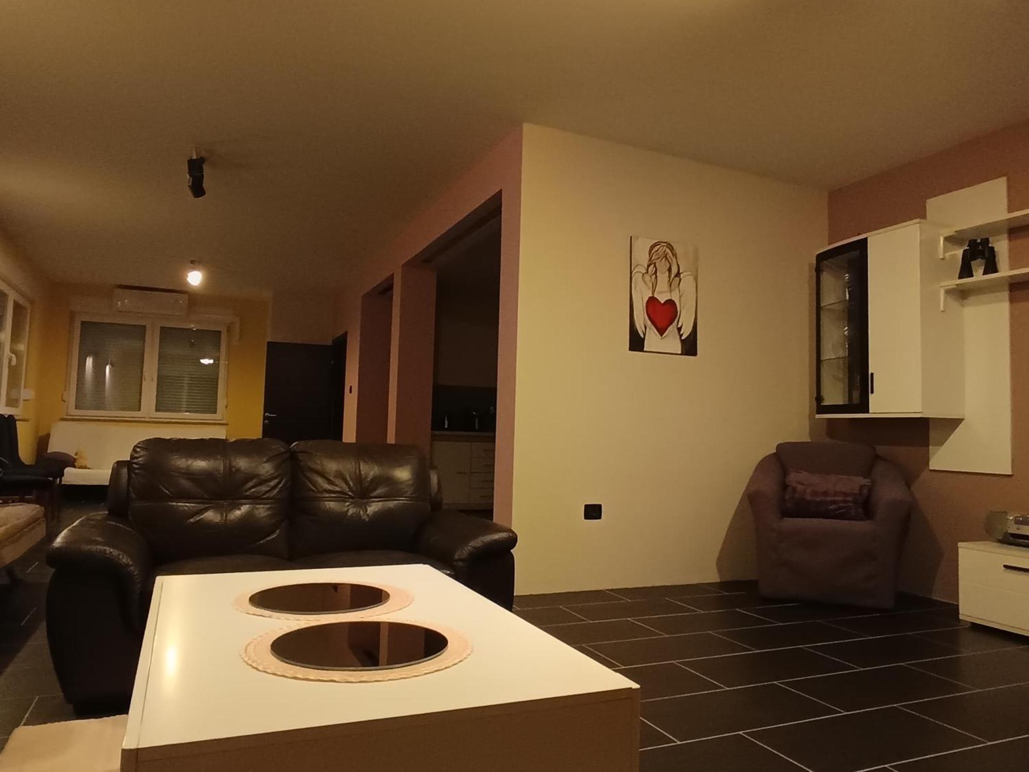 Veliki Barbara S Jacuzzijem Za Dvoje- Rijeka Apartma